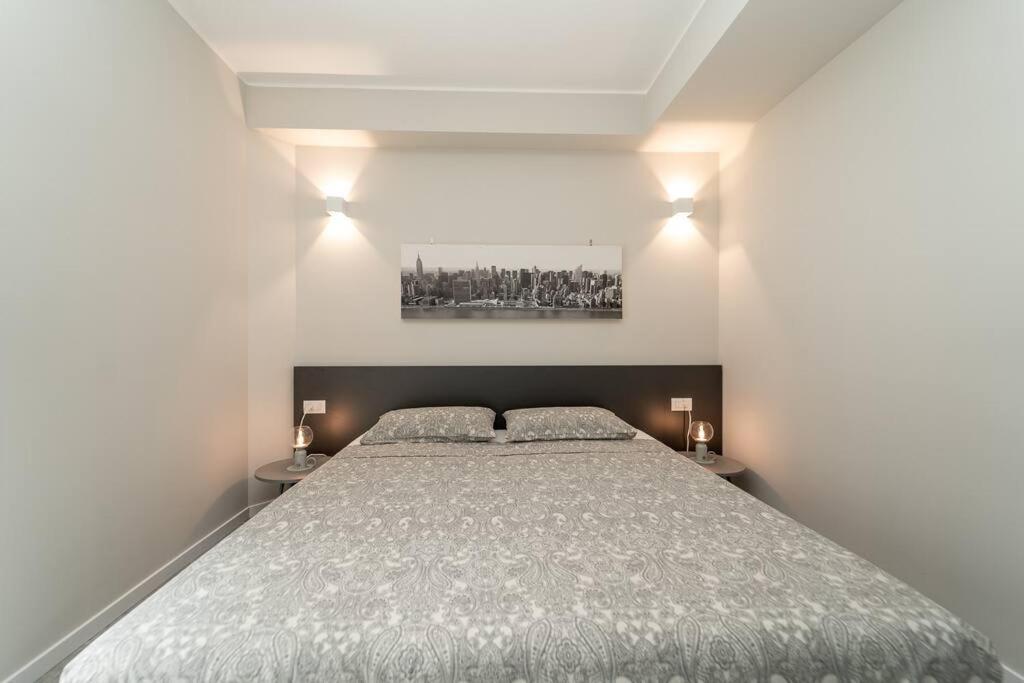 Apt 2 Min From The Cathedral With Private Parking Como Exterior photo