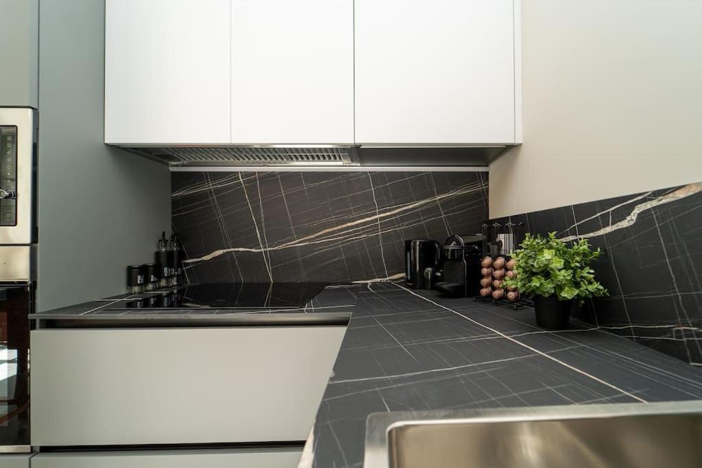 Apt 2 Min From The Cathedral With Private Parking Como Exterior photo