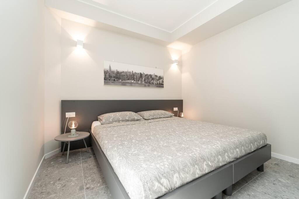 Apt 2 Min From The Cathedral With Private Parking Como Exterior photo