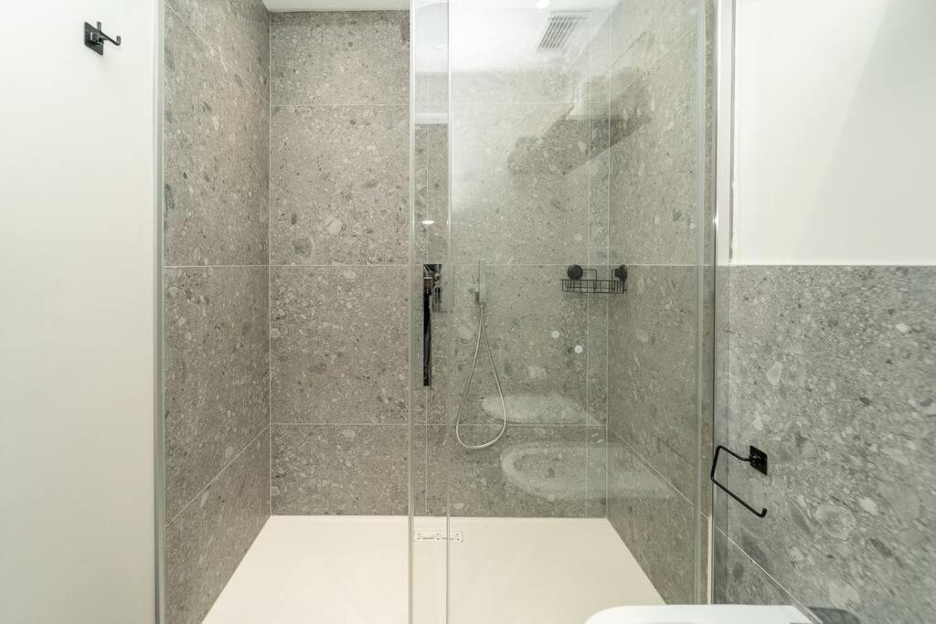 Apt 2 Min From The Cathedral With Private Parking Como Exterior photo