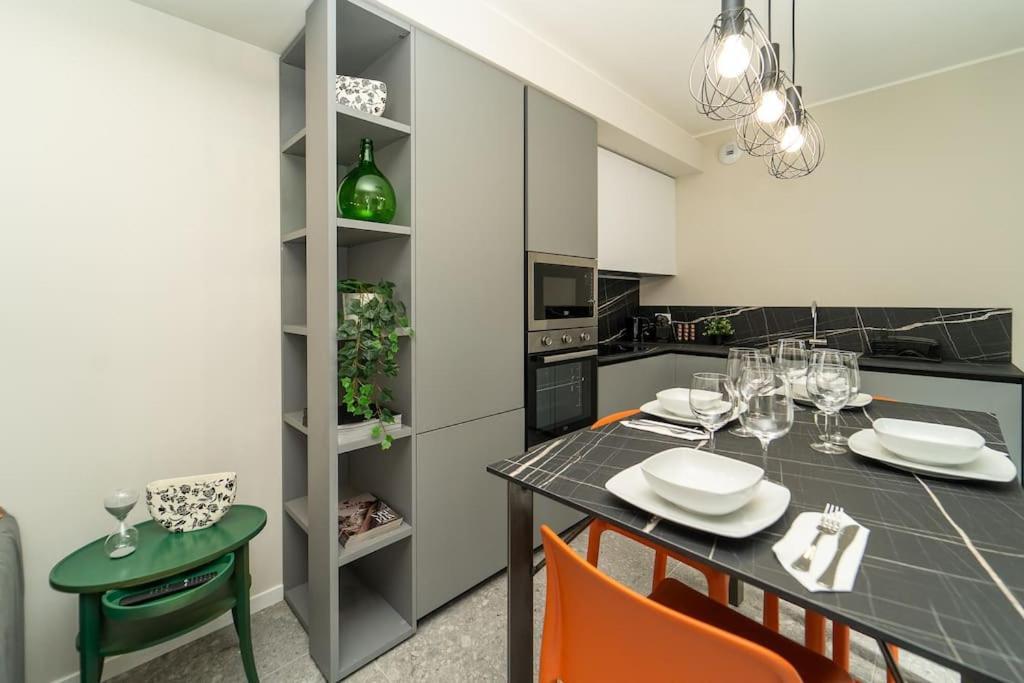 Apt 2 Min From The Cathedral With Private Parking Como Exterior photo