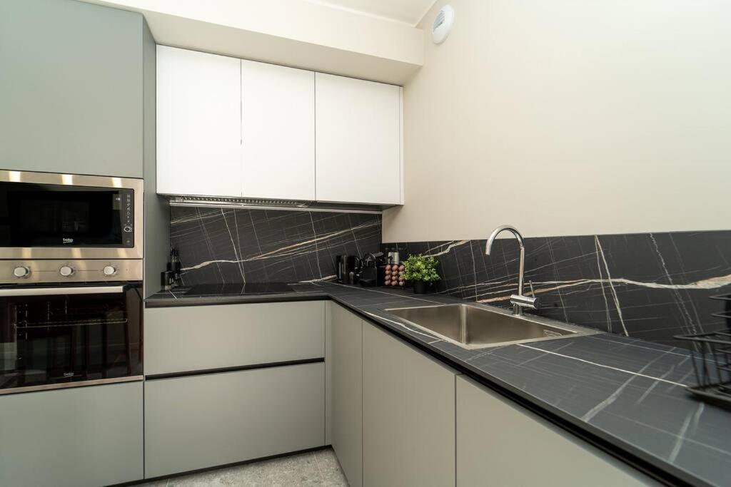 Apt 2 Min From The Cathedral With Private Parking Como Exterior photo